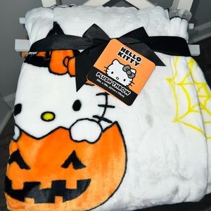 NEW HELLO KITTY HALLOWEEN Skeleton Pumpkin Spider Web Plush Throw Blanket